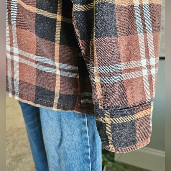 Altar'd State Nashville Flannel Size S - Picture 2 of 5